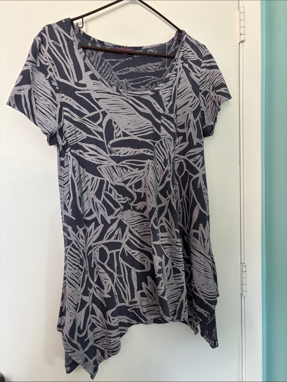 Fresh Produce Charcoal Gray Leaf-Print asymmetrical Tunic XL extra large